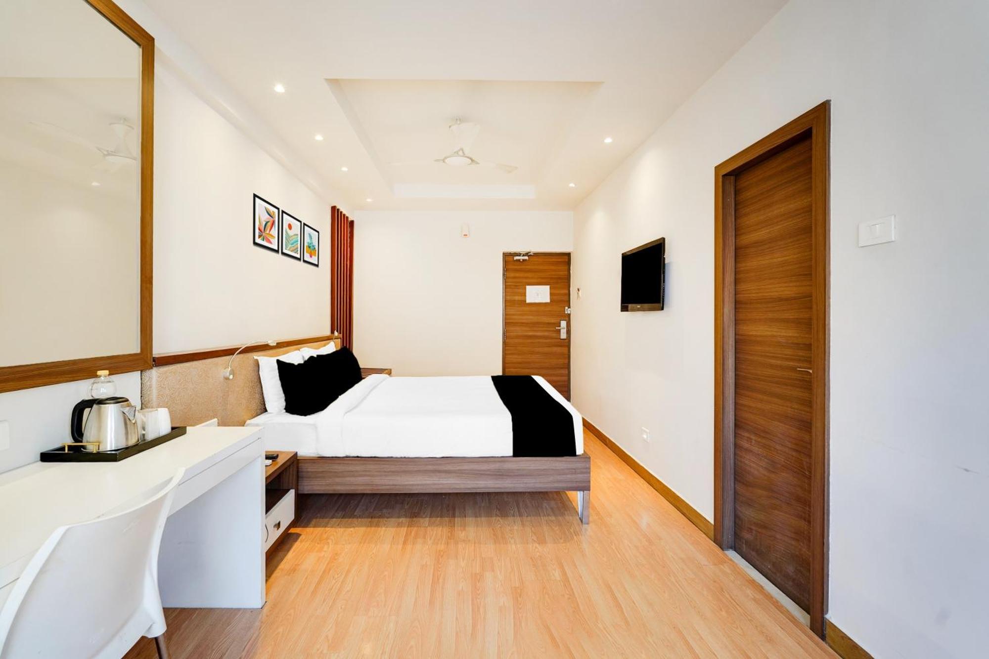 Super Townhouse Oak Kodambakkam Formerly Cine City Chennai Exterior foto