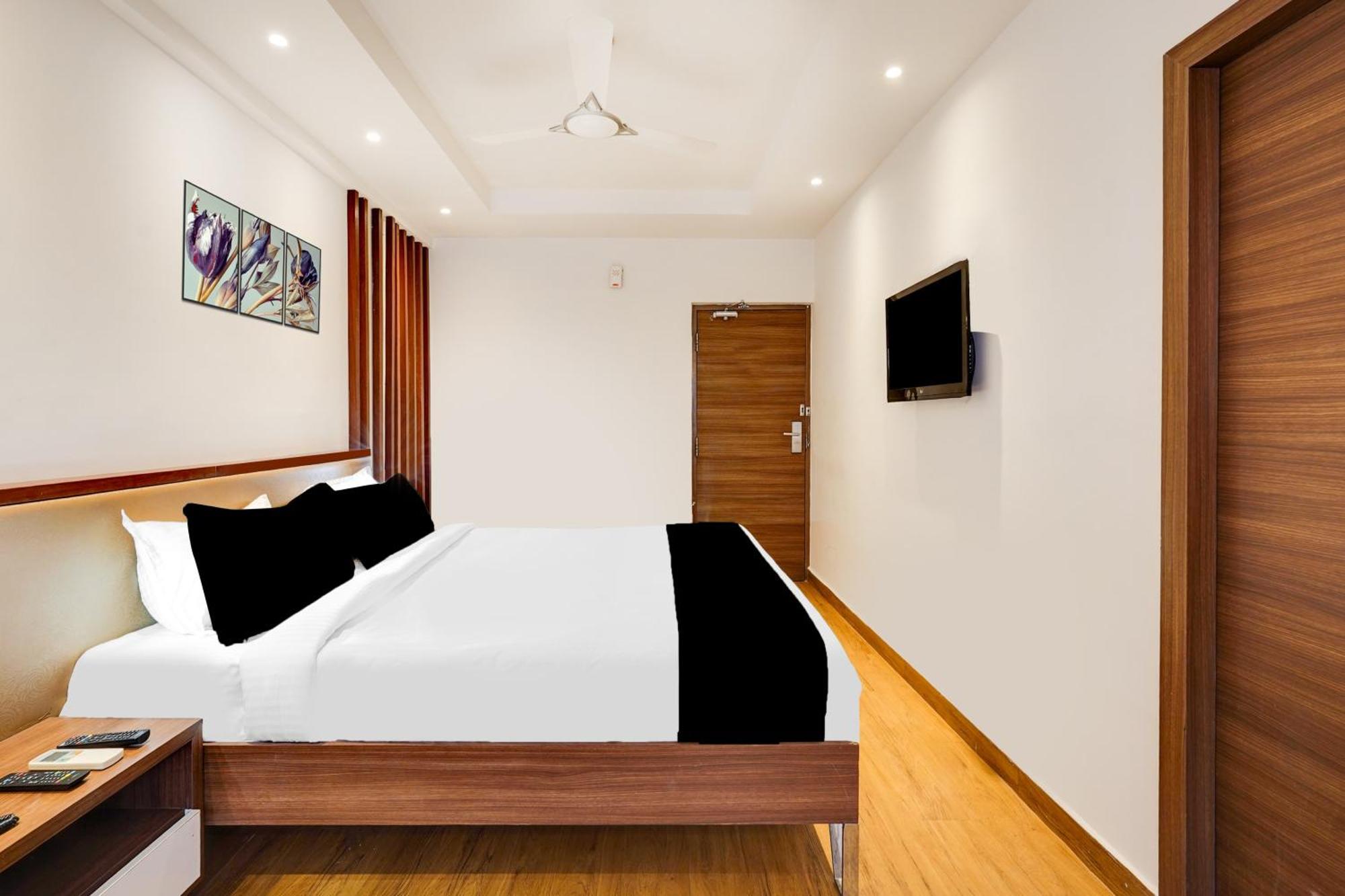 Super Townhouse Oak Kodambakkam Formerly Cine City Chennai Exterior foto