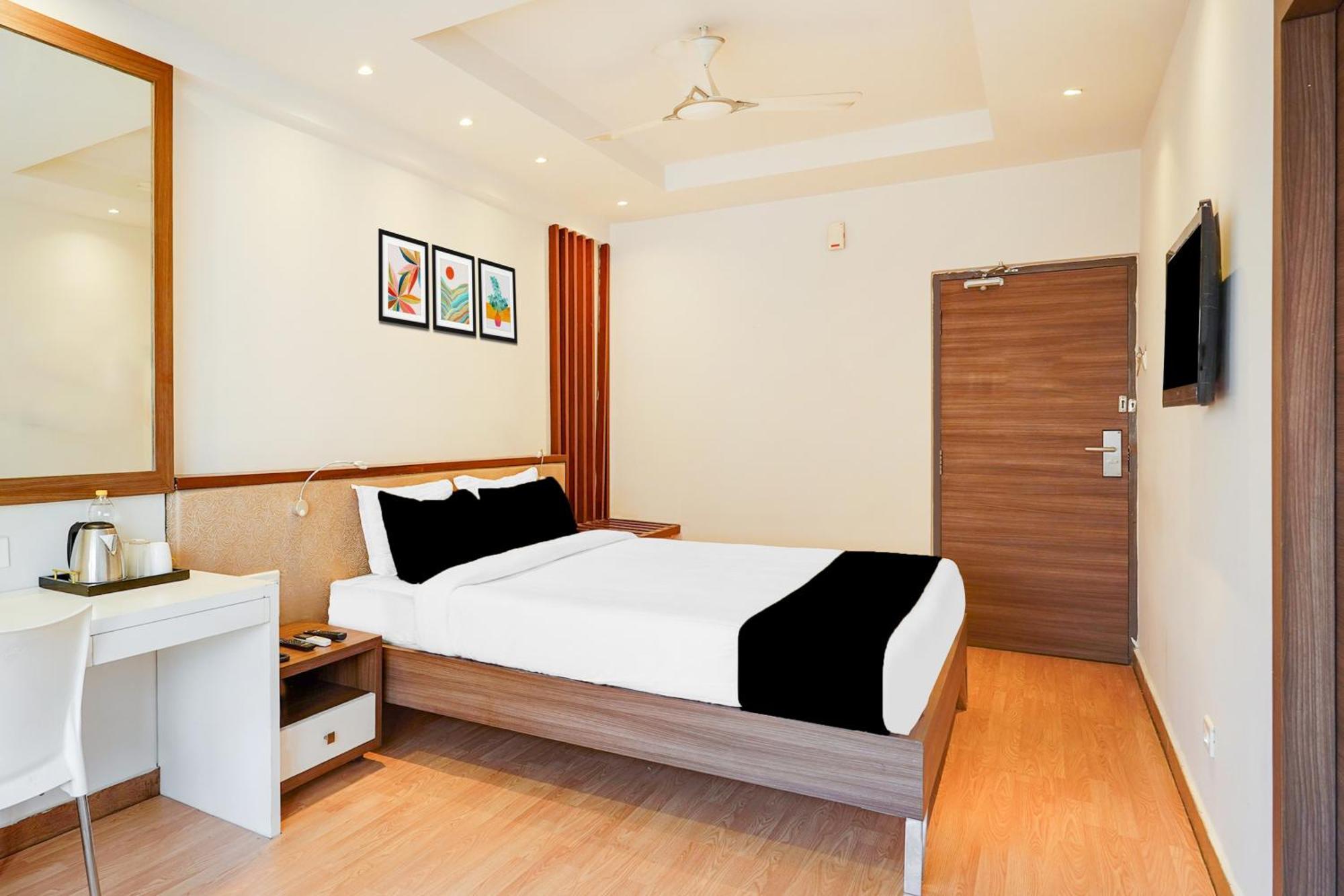 Super Townhouse Oak Kodambakkam Formerly Cine City Chennai Exterior foto